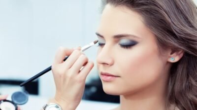 Jangan Bingung! Ini Dia 5 Tahapan Make Up Pemula yang Simple dan Tidak Ribet Sama Sekali