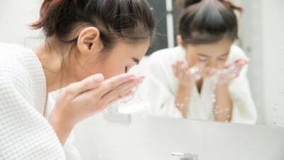 Perhatikan Betul-Betul! 5 Cara Memilih Facial Wash Untuk Kulit Berminyak