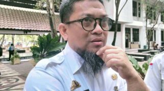 “Kalau ada ASN yang tidak hadir tanpa keterangan, berarti melanggar disiplin ASN,” tegas Iqbal Nadjamuddin, Senin (27/1/2026).