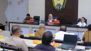 Bupati Gowa Sitti Husniah Talenrang memimpin Forum Penataan Ruang Kabupaten Gowa yang membahas perlindungan lahan pertanian, ketahanan pangan, investasi, dan sinkronisasi tata ruang berkelanjutan di Baruga Karaeng Pattingalloang, Kantor Bupati Gowa.