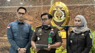 DPO kasus dugaan korupsi Uang Persediaan Setda Gowa Tahun Anggaran 2014, AM, diamankan Tim Tabur Kejati Sulsel di Kepulauan Selayar setelah buron sejak 2018.