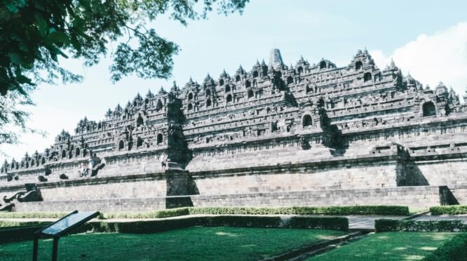 Ilustrasi Keajaiban Arsitektur (Foto:Unsplash)